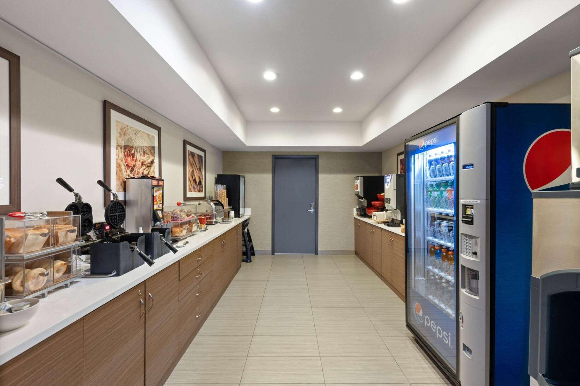 Microtel Inn & Suites By Wyndham Kirkland Lake Εξωτερικό φωτογραφία