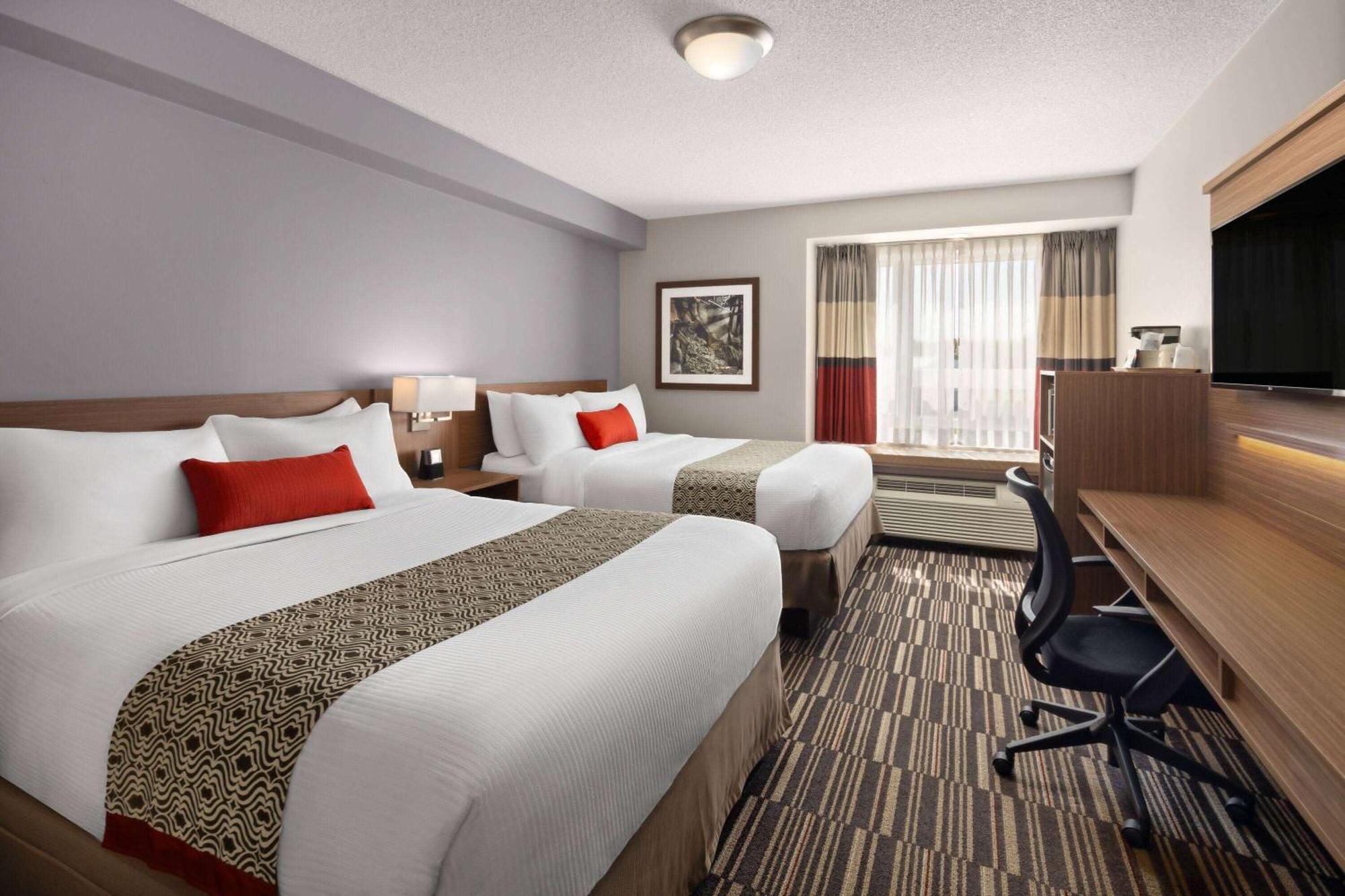 Microtel Inn & Suites By Wyndham Kirkland Lake Εξωτερικό φωτογραφία