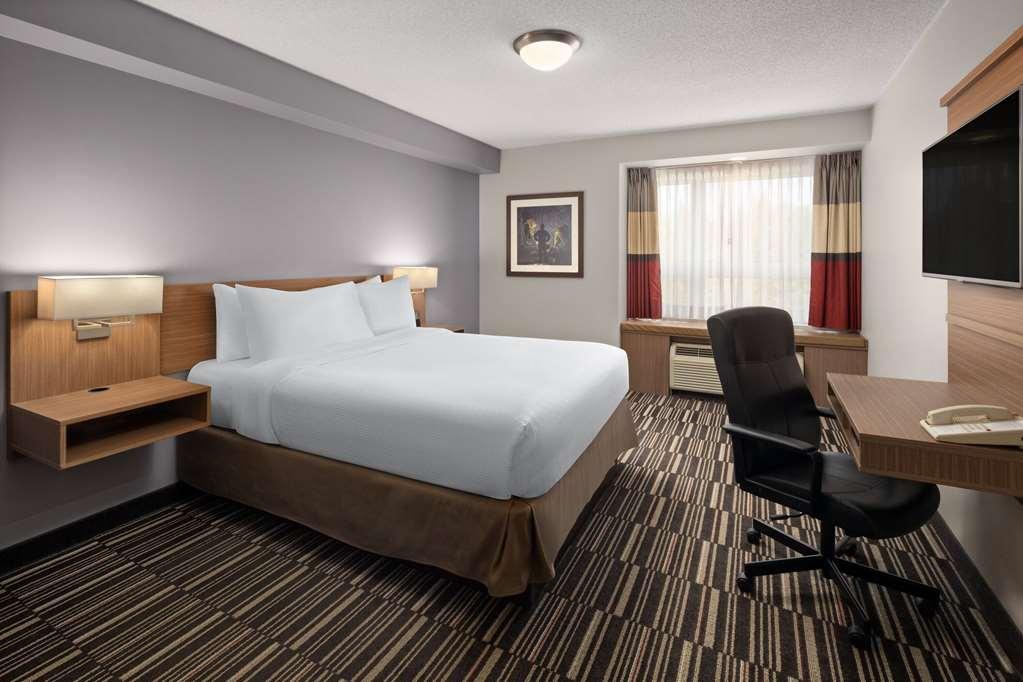 Microtel Inn & Suites By Wyndham Kirkland Lake Δωμάτιο φωτογραφία